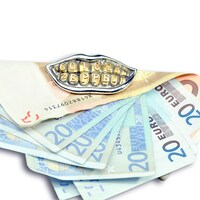 マネークリップ「ニョホホホ」 (C)LUCKY LAND COMMUNICATIONS / SHUEISHA