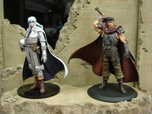 「ベルセルク DXFフィギュア」よりグリフィス（写真左）とガッツ。(c)三浦建太郎（スタジオ我画）・白泉社／BERSERK FILM PARTNERS