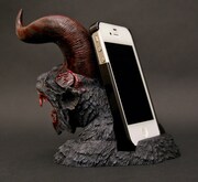 ゾッド スマートフォンスタンド 血しぶき限定版（c）三浦建太郎/白泉社