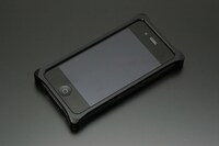 「iPhone4,4Sアルミ削り出しケース(ソリッドブラック)」(C)Chuya Koyama/Kodansha