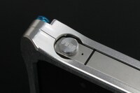 「iPhone4,4Sアルミ削り出しケース(ソリッドシルバー)」(C)Chuya Koyama/Kodansha