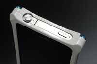 「iPhone4,4Sアルミ削り出しケース(ソリッドホワイト)」(C)Chuya Koyama/Kodansha