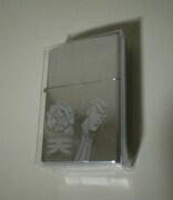 「パチスロ天 モバイルクリーナー&オイルライターセット」のライター。