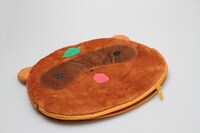 「渡狸ブランケット＆ケースセット」のケース。※写真は製作中のものです。実際の製品とは多少異なる場合があります。