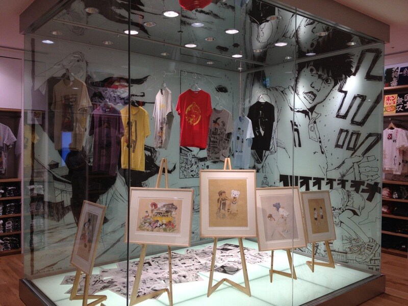 ユニクロ銀座店での展示の様子。