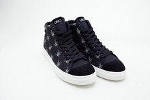 「ワンピース FLAG ONE スニーカー [UBIQ]（ブラック）」(C)尾田栄一郎／集英社・フジテレビ・東映アニメーション