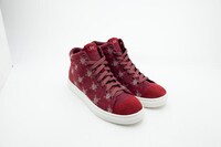 「ワンピース FLAG ONE スニーカー [UBIQ]（バーガンディー）」(C)尾田栄一郎／集英社・フジテレビ・東映アニメーション