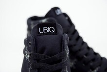 「ワンピース FLAG ONE スニーカー [UBIQ]（ブラック）」(C)尾田栄一郎／集英社・フジテレビ・東映アニメーション