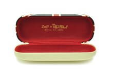 平沢唯モデルのメガネケース。(C)かきふらい・芳文社/桜高軽音部