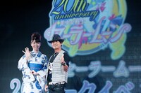 写真左より三石琴乃、古谷徹。