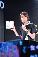 司会を務めたニッポン放送アナウンサーの吉田尚記。私物の単行本を持参するほど大の「セーラームーン」ファン。