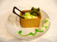 マジックアイスで販売される「緑間のリアカーアイスなのだよ」。(C)藤巻忠俊/集英社・黒子のバスケ製作委員会