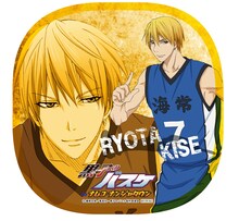 景品のマウスパッド型ステッカー。(C)藤巻忠俊/集英社・黒子のバスケ製作委員会