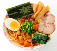 イタリアントマトで販売される「一楽ラーメン風スープパスタ」。(C)岸本斉史　スコット／集英社・テレビ東京・ぴえろ (C)劇場版NARUTO製作委員会 2012