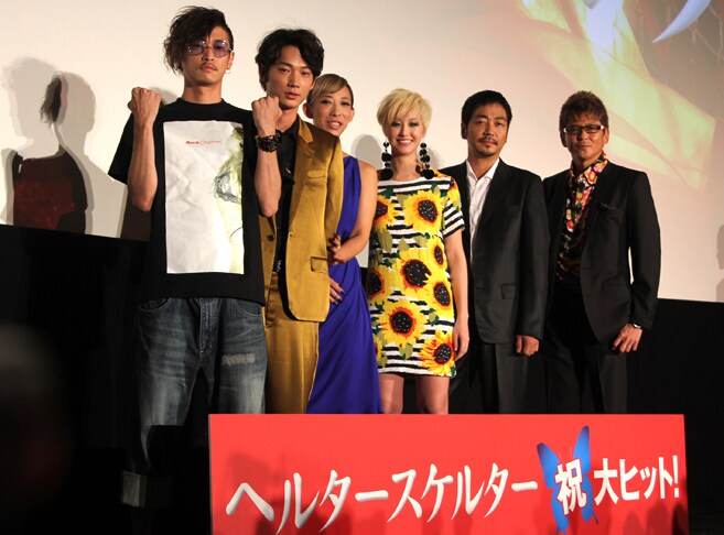 （左から）窪塚洋介、綾野剛、蜷川実花監督、沢尻エリカ、大森南朋、哀川翔。