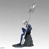 フィギュアにピックを装着した図。