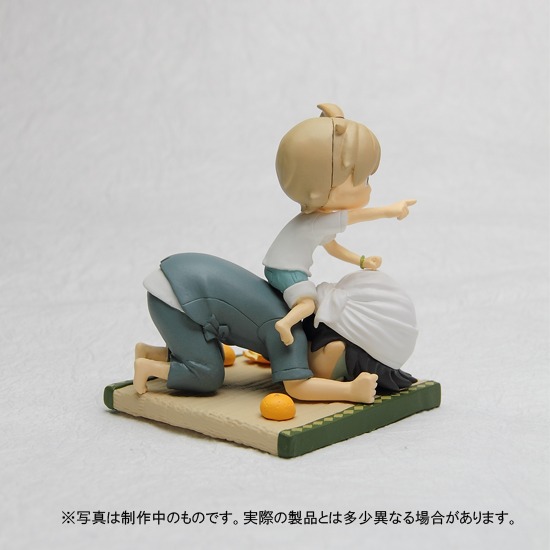 「ばらかもん」7巻特装版に付く「半田先生残念フィギュア」。（C)Satsuki Yoshino/SQUARE ENIX