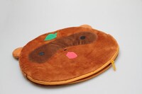 「渡狸ブランケット＆ケースセット」のケース。※写真は製作中のものです。実際の製品とは多少異なる場合があります。