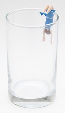 「コップのフチに舞い降りた天使 コップのフチ子」(C)タナカカツキ2012／KITAN CLUB