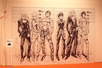 第5部のコーナーに設置されているジョルノたちの等身大イラスト。このスペースは撮影可能だ。