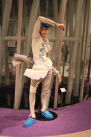 岸辺露伴の等身大フィギュア。