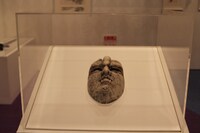 第1部の部屋に設置された石仮面。