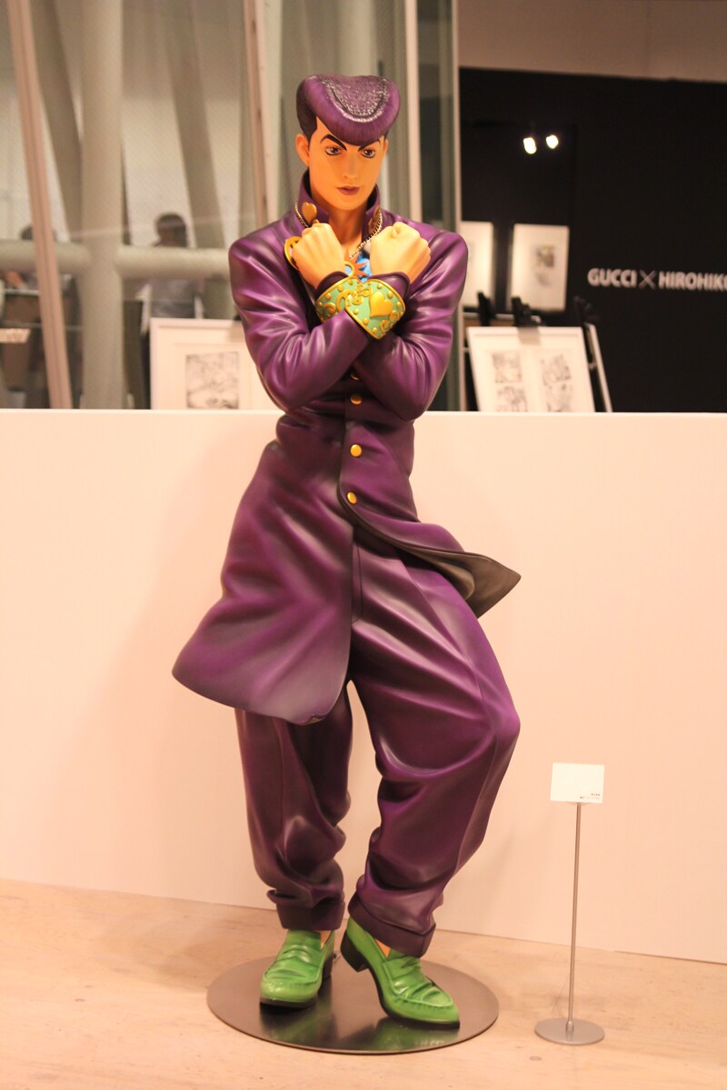 第4部の主人公・東方仗助の等身大フィギュア。