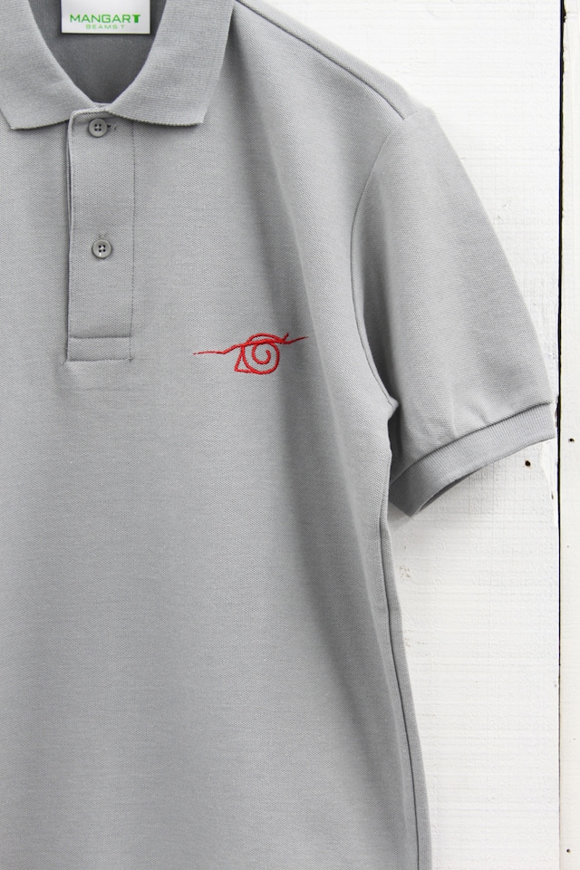 「NARUTO×MANGART BEAMS T “SASUKE POLO”」グレー (C)岸本⻫史 スコット／集英社・テレビ東京・ぴえろ