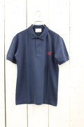 「NARUTO×MANGART BEAMS T “SASUKE POLO”」ネイビー (C)岸本⻫史 スコット／集英社・テレビ東京・ぴえろ