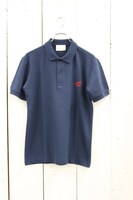 「NARUTO×MANGART BEAMS T “SASUKE POLO”」ネイビー (C)岸本⻫史 スコット／集英社・テレビ東京・ぴえろ