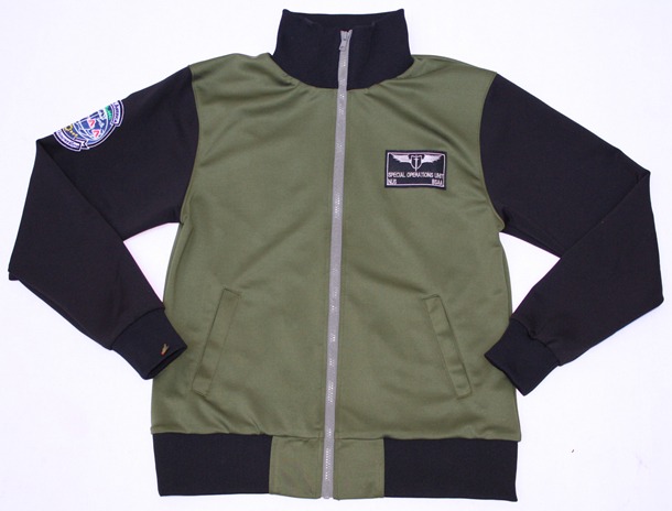 「バイオハザード」オリジナルジャージのクリスVer.。(c)CAPCOM CO., LTD. ALL RIGHTS RESERVED.