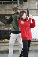 「バイオハザード」オリジナルジャージ。手前のメラVer.には、芹沢直樹描き下ろしのイラストをデザイン。(c)CAPCOM CO., LTD. ALL RIGHTS RESERVED.