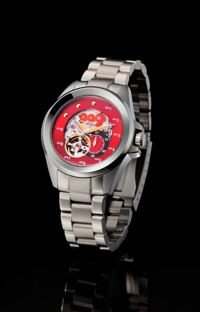 公式ウォッチはクールで強靭なステンレス製。「009 RE:CYBORG」は10月27日に全国ロードショー。(C) 2012『009 RE:CYBORG』製作委員会