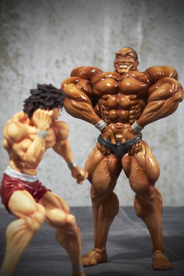 「フィギュアーツZERO 範馬刃牙」シリーズより、範馬刃牙（左）とビスケット・オリバ。