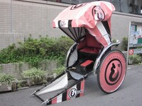 「じょしらく」人力車の木胡桃バージョン。(C)久米田康治・ヤス・講談社／女子落語協会