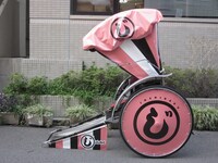 「じょしらく」人力車の木胡桃バージョン。(C)久米田康治・ヤス・講談社／女子落語協会