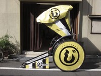 「じょしらく」人力車の手寅バージョン。(C)久米田康治・ヤス・講談社／女子落語協会