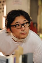 ドラマ「ボーイズ・オン・ザ・ラン」花沢健吾出演シーンの場面写真。