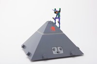 「ヱヴァンゲリヲンネルフ本部加湿器」（c）カラー