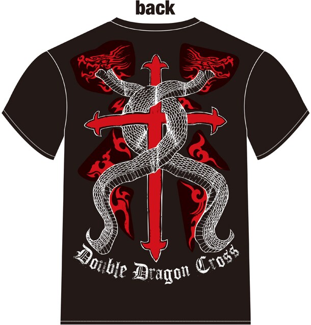 「囚人リク」Tシャツのブラック。バックにはレノマのタトゥーがプリントされている。