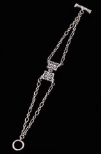 ブレスレット。原作：モンキー・パンチ(C)TMS(C)モンキーパンチ／TMS・NTV