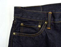 ドラえもん生誕100年前記念ジーンズ(C)Fujiko-Pro,Shogakukan,TV-Asahi,Shin-ei,and ADK