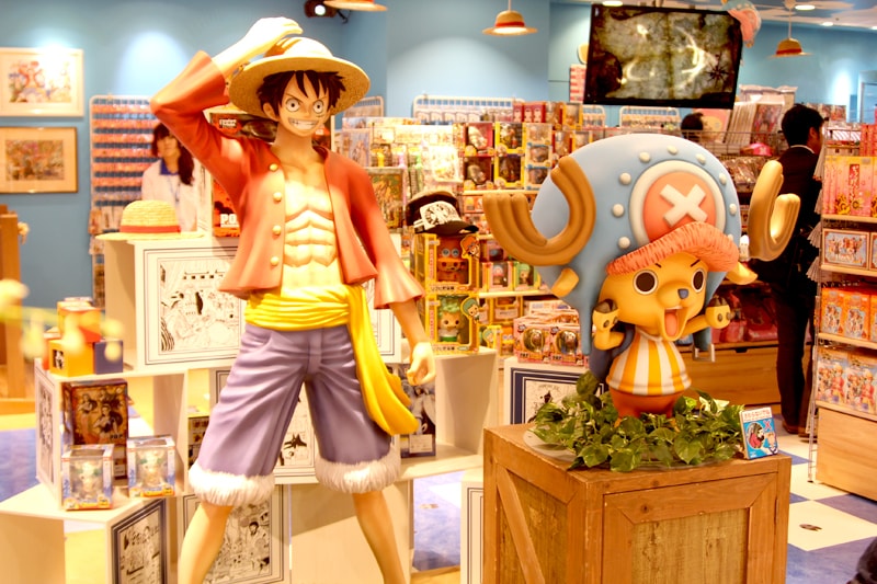 「ONE PIECE 麦わらストア」では等身大ルフィとチョッパーがお出迎え。