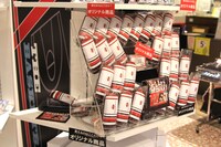 「黒子のバスケ」イベントショップの様子。