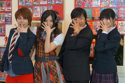 写真左から西川貴教、古川愛李（SKE48）、カジポン、明坂聡美。