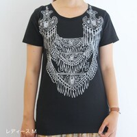 乙嫁描き込みT「ネックレス柄」。価格は3780円。