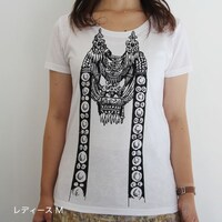 乙嫁描き込みT「首掛け柄」のレディースTシャツタイプ。価格は3780円。