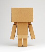 「ダンボール製 ダンボー工作キット」の完成品。(C)KIYOHIKO AZUMA/YOTUBA SUTAZIO