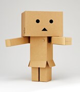 「ダンボール製 ダンボー工作キット」の完成品。(C)KIYOHIKO AZUMA/YOTUBA SUTAZIO