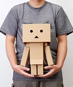 「ダンボール製 ダンボー工作キット」の完成品。(C)KIYOHIKO AZUMA/YOTUBA SUTAZIO